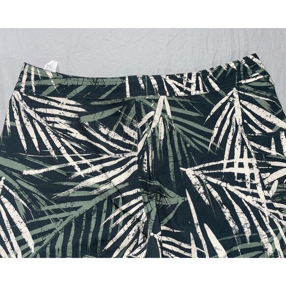 Volcom Manic 2 Cargo Board Shorts in Cactus Green. Men's Size 38, EUC!! - Picture 4 of 4